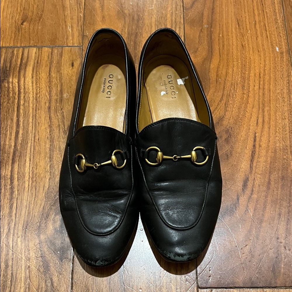 Gucci Black Leather Loafers with Gold Hardware